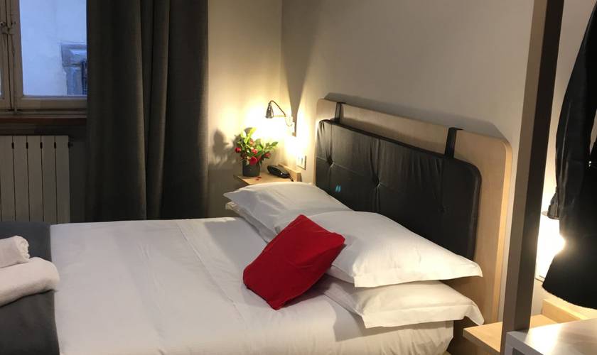 Single room with shared bathroom Hotel Centro Florence